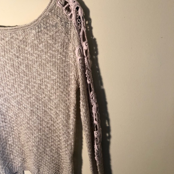Beautiful light sweater for spring! Size Small - Picture 5 of 5